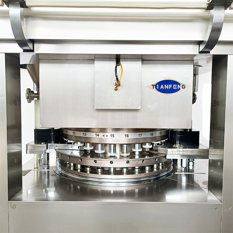 D Tooling เครื่องกดยาเม็ดโรตารี่อัตโนมัติพร้อมหน้าจอสัมผัส PLC 7.5KW