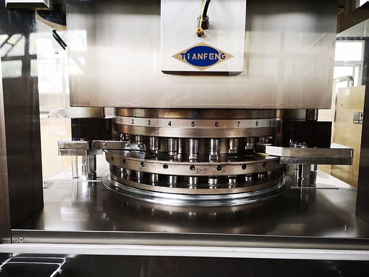 ZPG43 Custom B Tooling Pill เครื่องกดแท็บเล็ต 150000 ชิ้น / ชั่วโมง 5.5 KW
