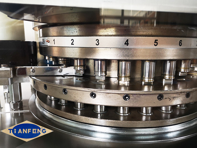 ZPG43 Custom B Tooling Pill เครื่องกดแท็บเล็ต 150000 ชิ้น / ชั่วโมง 5.5 KW