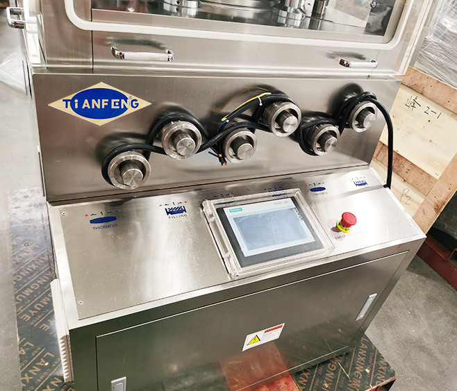 เครื่องอัดยาเม็ดแบบโรตารี่ความเร็วสูง 189000 ชิ้น/ชั่วโมง 3 เอาท์พุต 5.5KW มอเตอร์