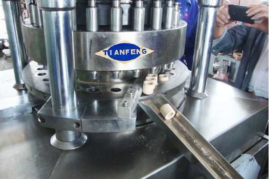 การศึกษาใหม่ เครื่องทํากระบอกเซรามิก ZPW25 เครื่องทําลูกกลองกระบอกเซรามิกแบบหมุน