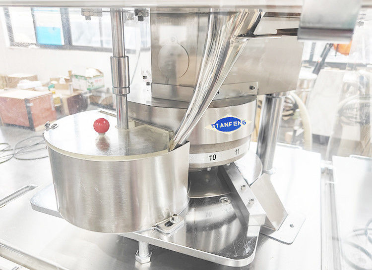 10000-42000 ชิ้น/ชั่วโมง ความจุ เครื่องพิมพ์แท็บเล็ตหมุนกับ 380V โวลเตชั่นและ 20-37RPM ความเร็วสูงสุด