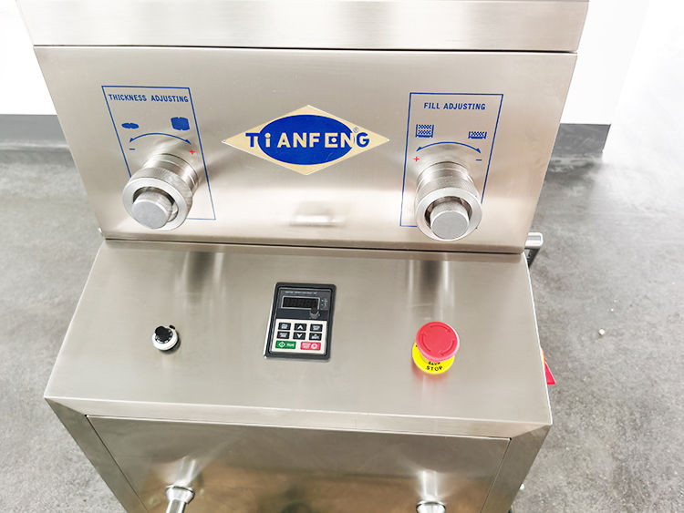 เครื่องอัดเม็ดยาอัตโนมัติ 2.2KW ขนาด 480×635×1100 มม. สำหรับการผลิตเม็ดยา