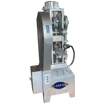 THP 6T อาหารสัตว์เลี้ยง 60KN แคฟฟอร์ เครื่องพิมพ์แท็บเล็ตชนเดียว